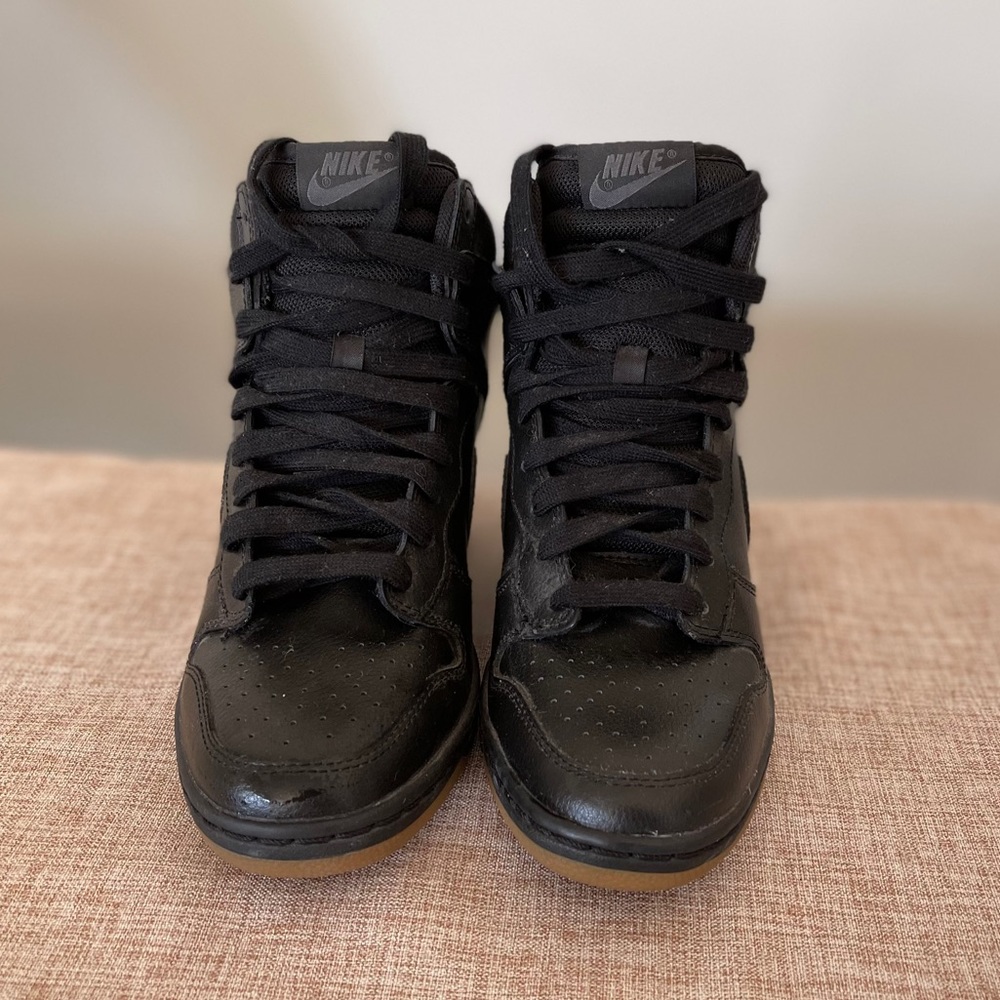 Nike Wedge Sneaker women’s 7.5